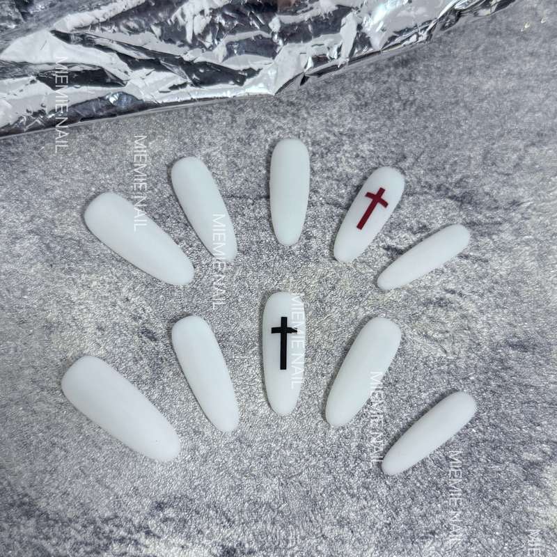 【Mie Mie】Purely Handmade Niche Translucent White Matte Texture Black and Red Cross Simple Versatile Wearable Nails