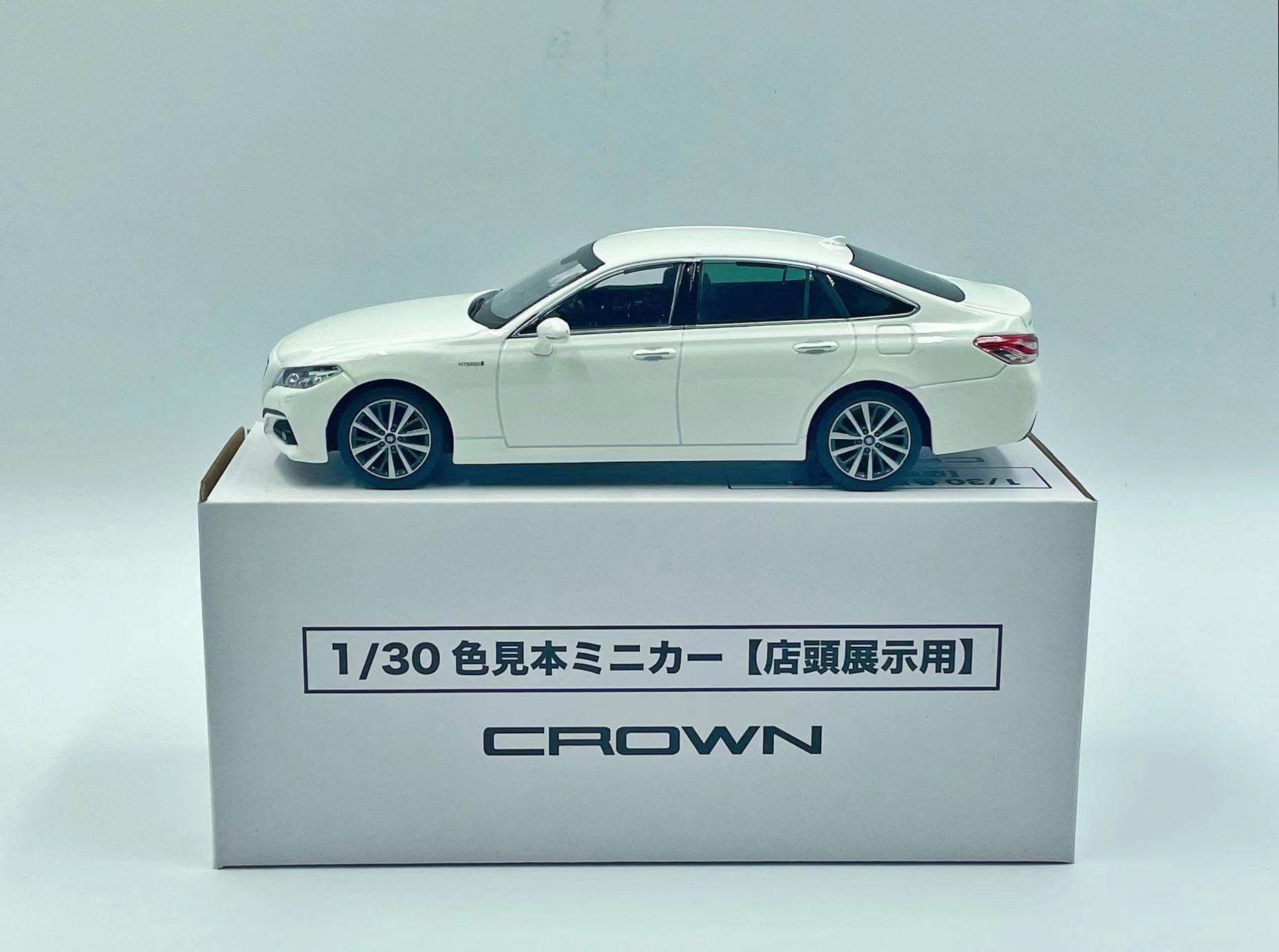 Original factory 1:30 TOYOTA Crown Limited Edition Simulation