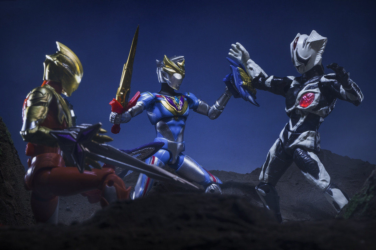 Ultraman игруша 万代奥特曼超动α4弹食玩强劲德凯闪耀特利迦怪兽杰顿泽塔玩具 Bandai
