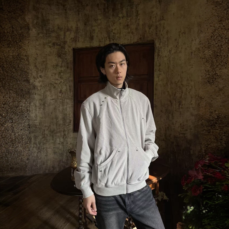 Crins Mist Island Textured Waffle Washed Rivet Three-Color Stand Collar Sweatshirt