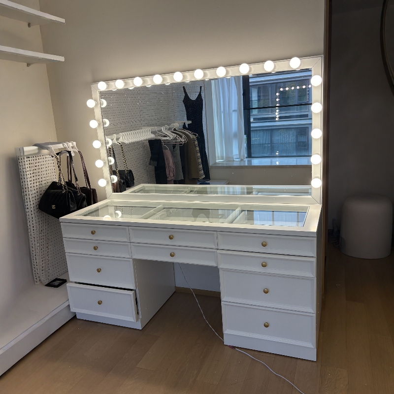 French-Style Solid Wood Dressing Table with Lights, American-Style Bedroom Photo Studio Glass Top, Makeup Artist's Special Cream-Style Dressing Table