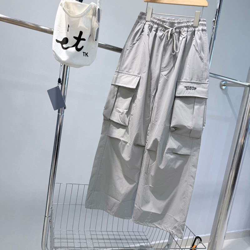 Korean Style Spring and Autumn Boys' Cargo-Style Multi-Pocket Wide-Leg Pants with Elastic Waist, Loose Fit, Slimming Unisex Long Pants A2603