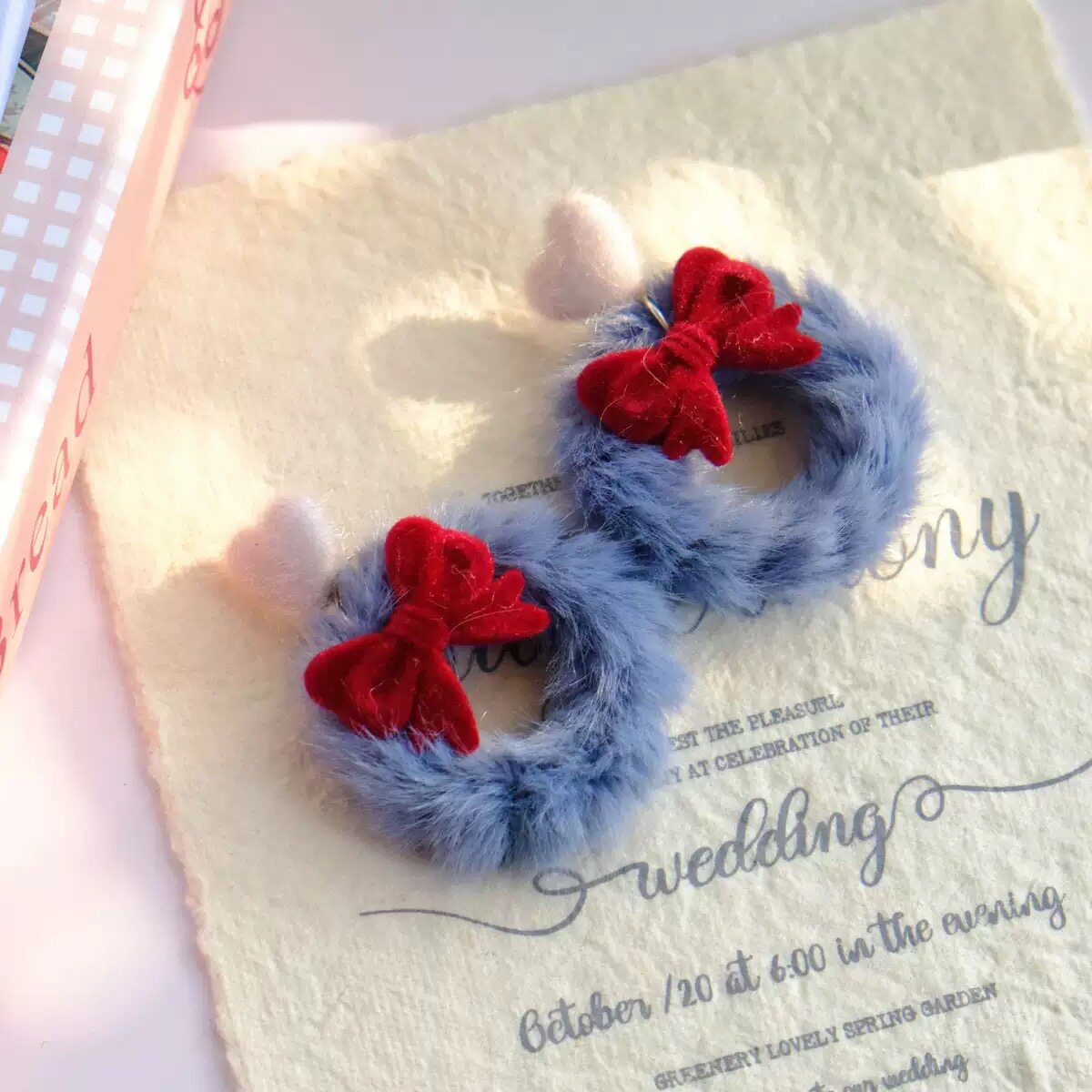 食颜派 复古红蓝撞色毛绒耳饰 1对装【甜妹氛围感直接拉满】