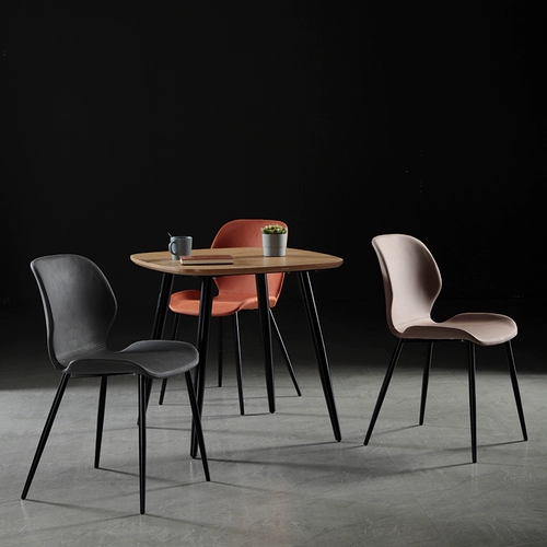 Эйзенланг Специальный обеденный стул Домохозяйство Nordic Restaurant Light Luxury Technology Clate Clate Main Makeup Stool Modern Минималистский обеденный стол и стул