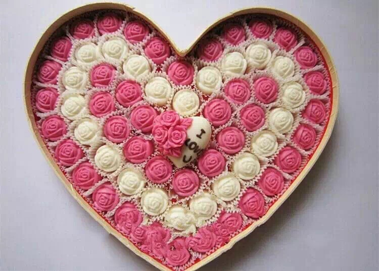 Ngày Valentine DIY handmade khuôn sô cô la nhựa nhựa hình trái tim 21 công cụ mài ba chiều khuôn bánh trung thu