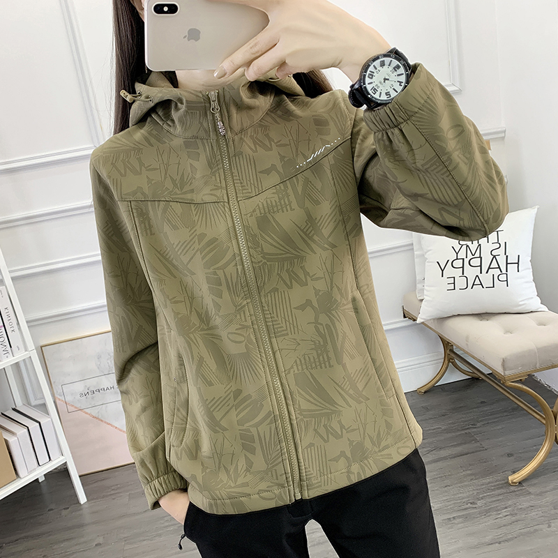 Outdoor Hooded Softshell Jacket for Women, Sports Windbreaker, Windproof, Waterproof, Fleece-Lined, Warm, Printed Jacket Outdoor Hooded Softshell Jacket for Women, Sports Windbreaker, Windproof, Waterproof, Fleece-Lined, Warm, Printed Jacket