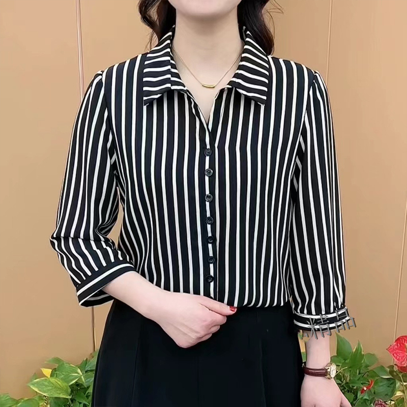 Spring and Summer New Chiffon Shirt for Middle-Aged Mothers, Fashionable Thin Three-Quarter Sleeve Vertical Striped Shirt for Women, Concealing Body Flaws
