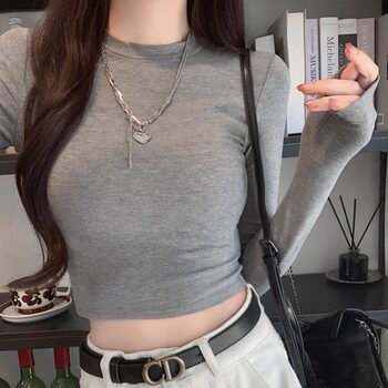 Solid Color Round Neck Long Sleeve T-Shirt for Women, Spring and Autumn American Style, Petite High-Waisted Short Top, Regular Shoulder Fit, Slim Fit Base Shirt