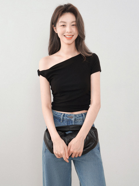 Hot Girl Sexy Short-Sleeved Off-Shoulder Twist T-Shirt Women's Summer Design Asymmetrical Slimming Look Slanted Shoulder Short Top