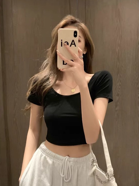 Short U-Neck Regular Shoulder Short-Sleeve T-Shirt for Women, Summer 2025 New Style, Sexy and Trendy, Waist-Revealing, Slimming, Unique Top