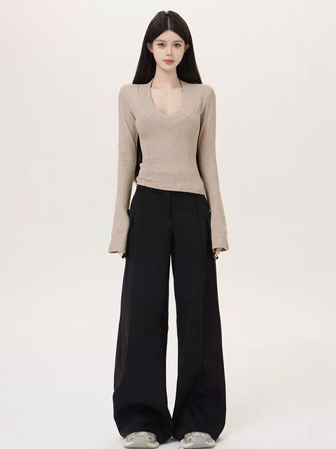 Hot Girl V-Neck Long-Sleeve Base Shirt for Women, New Autumn and Winter Style, Pure and Alluring Temperament, Versatile Slim-Fit Short T-Shirt Top