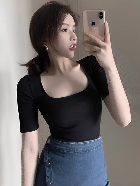 Square-Neck, Regular Shoulder, Mid-Sleeve T-Shirt for Women, Summer 2025 New Style, Figure-Flattering, American-Style Sexy Slim-Fit Top