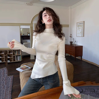 White Half-High Collar Knitted Base Shirt for Women, Suitable for Spring, Autumn, and Winter, Super Stylish with Irregular Hem, Slit, and Ruched Design