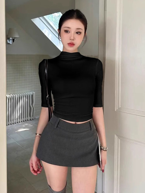 Hot Girl Style Tight-Fitting Half-High Collar Half-Sleeve T-Shirt for Women, Summer 2025 New Thin Style, Unique and Super Stylish, Slimming Top
