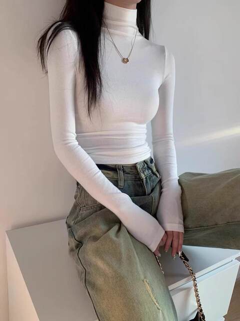 Gray Half-High Collar Base Shirt for Women, Suitable for Layering in Autumn and Winter, with Thin Fleece for Warmth, Stylish Knitted Long-Sleeve Mid-Collar Top