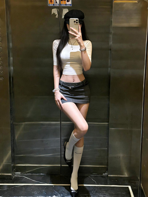 Tight-Fitting Half-High Collar Mid-Sleeve T-Shirt for Women, Spring 2026 New Style, Hot Girl Style, Figure-Flattering, Slim-Fit Inner Wear Top