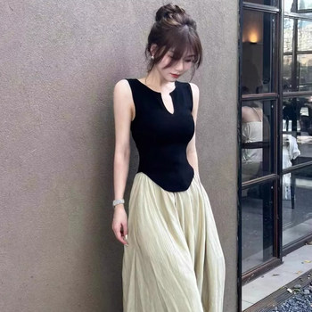Black Small V-Neck Knitwear Vest for Women Summer 2025 New Design Slim Pleated Chic Sleeveless Top