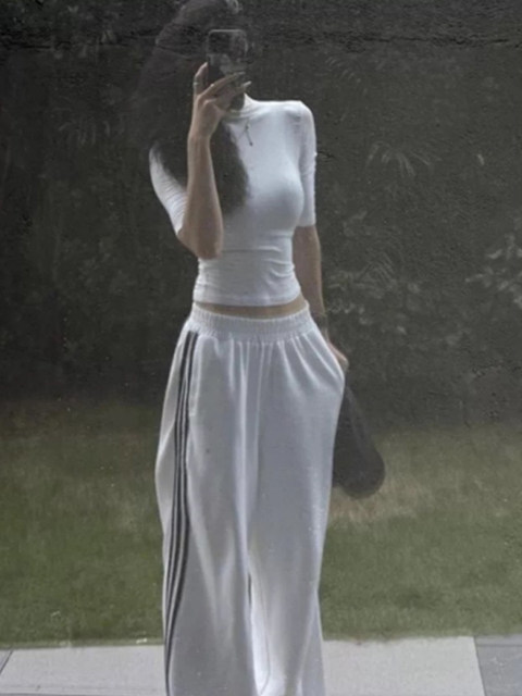 White Half-Turtleneck Short-Sleeve T-Shirt for Women, Summer American Style, Slim Fit, Flattering, Regular Shoulder, Short Base Shirt, Trendy Top