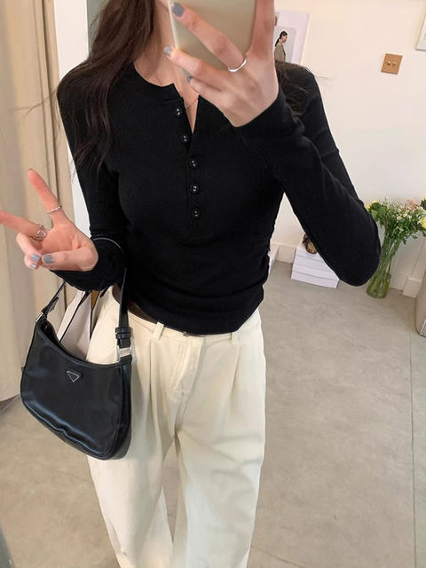 Gentle Style Half-Open Collar Design Button-Up Top for Women, Super Stylish for Autumn and Winter, Slim Fit, Long-Sleeved Inner Layering Top