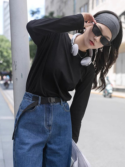 White Inner Wear Round Neck Long-Sleeve T-Shirt for Women, Spring and Autumn 2025 New Popular Design, Niche Casual Slim-Fit Top