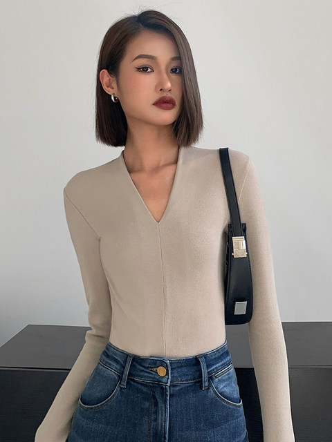 Black V-Neck Long-Sleeve T-Shirt for Women, Early Autumn New Style, High-End Versatile Basic Slim-Fit Inner Layer Top, Trendy