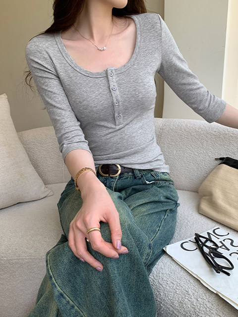 Klein Blue U-Neck Mid-Sleeve T-Shirt for Women, Early Spring 2026 New Style, Pure and Desirable, Niche, Regular Shoulder, Tight-Fitting, Versatile, Slimming Top