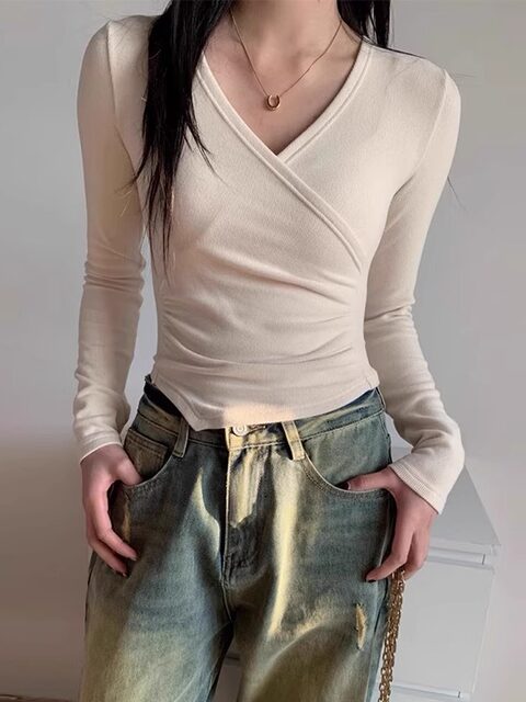 Irregular Cross V-Neck Long-Sleeved Knitwear for Women Early Spring 2025 New Slim-Fitting Short Style Inner Layering Shirt Top