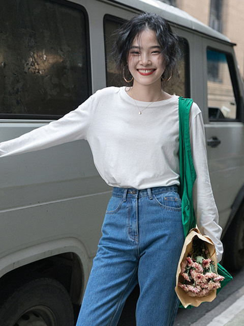 White Inner Wear Round Neck Long-Sleeve T-Shirt for Women, Spring and Autumn 2025 New Popular Design, Niche Casual Slim-Fit Top