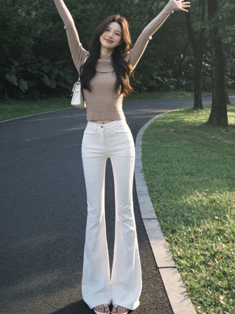 Stylish Faux Two-Piece Off-Shoulder Long-Sleeve Knit Sweater for Women, Unique and Super Flattering for Autumn and Winter, Slim-Fit Knitwear