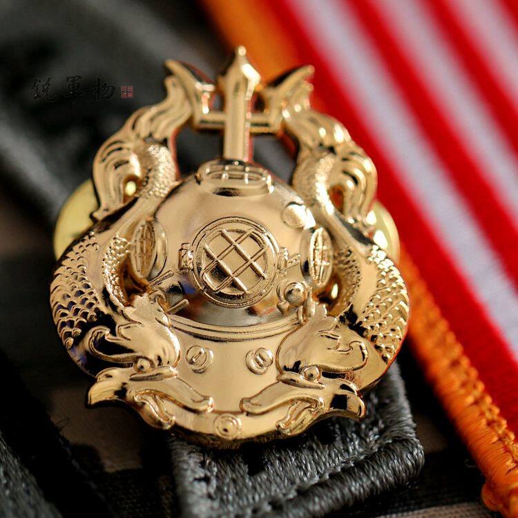 Golden dress edition American Dive War Water Ghost Cap Badge Cap Badge Metal Badge
