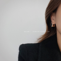 Design sense earrings metal square earrings female small Korean temperament Net Red simple cold wind all-round ear jewelry