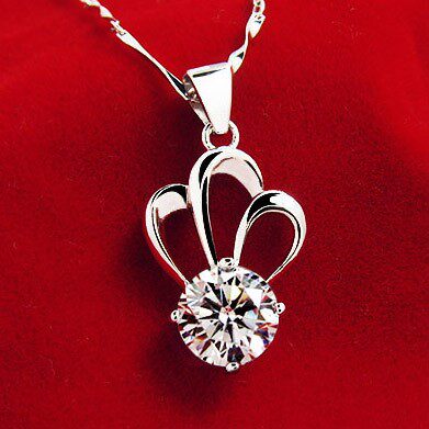 Lao Feng Xiang and Pt950 Platinum Crown Necklace Women's 18K White Gold Set Diamond Pendant for Girlfriend Valentine's Day Gift