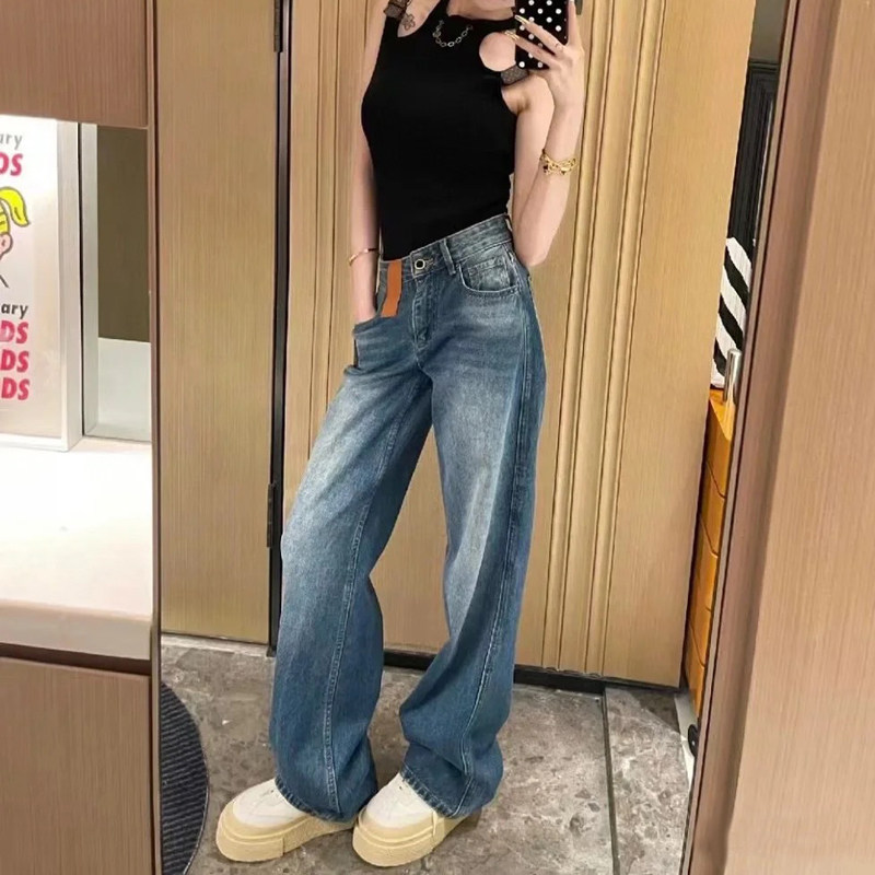 万达二层女装品牌大全，宝藏女孩的购物天堂！