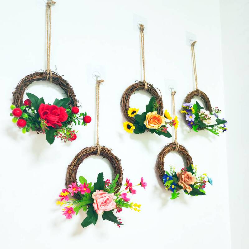 Pastoral Style Artificial Flower Hanging Wreath Wall Decoration Vine Ring Round Hanging Ornament Flower for Living Room Bedroom Wall Hanging Decoration