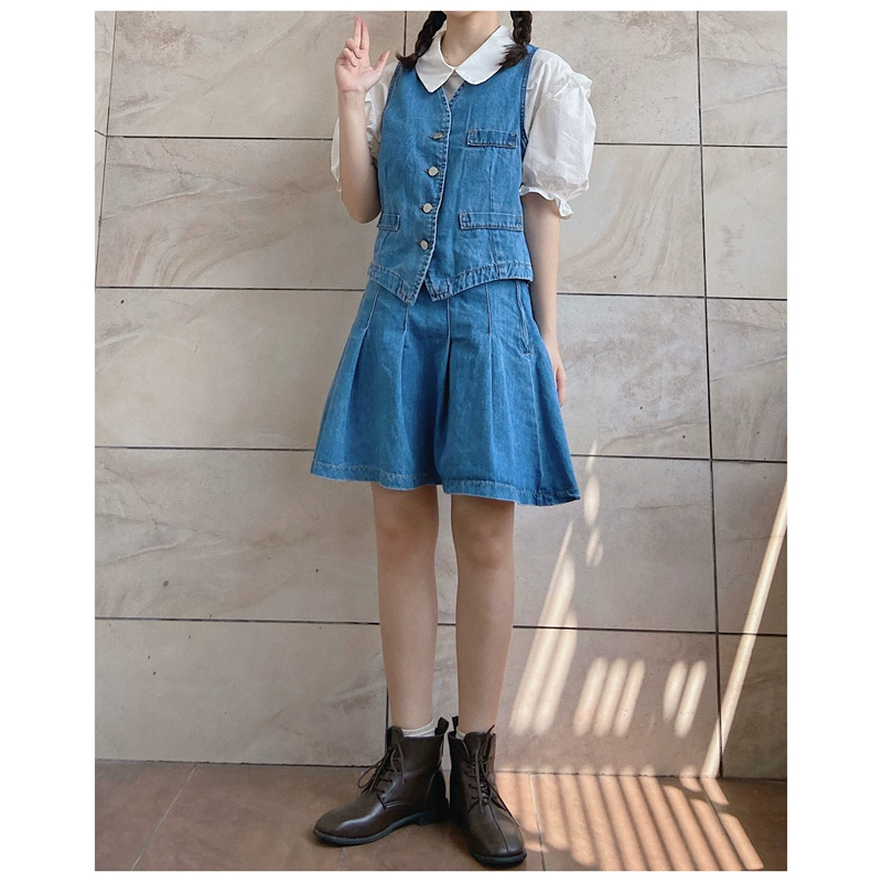 Homemade | Thiết kế hốc retro giặt áo vest denim màu xanh + váy ngắn xếp li là phiên bản Hàn Quốc mỏng và đa năng - Bộ đồ