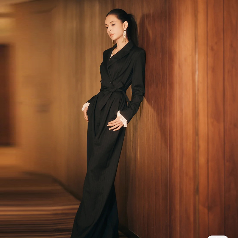 COCO High-end 2022 Spring new Li Jortong stars the same fashion stripe to be slim OL Temperament Swarm Pants