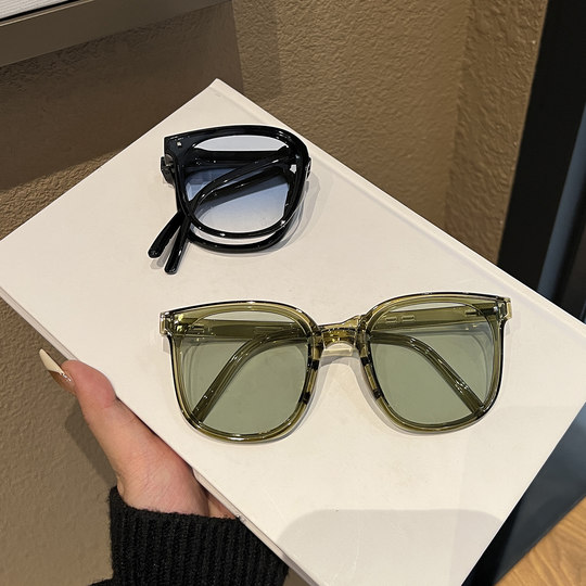 2023 New Square Frame Folding Sunglasses for Women, UV Protection and Strong Light Driving, Sun Protection, Polarized Sunglasses, Big Face Slimming