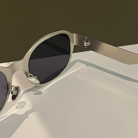 Korean version of ins metal texture retro concave shape sunglasses for men and women, versatile large frame slimming street style sunglasses