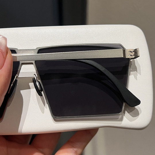 2025 New Retro Square Frame Ultra-Light Sunglasses for Men, Special Sunglasses for Driving, Outdoor Anti-Uv Trend