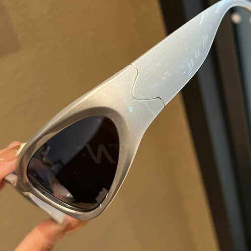 Очки на солнечной энергии подходит для мужчин и женщин, коллекция 2023, в стиле панк, европейский стиль