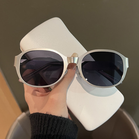 Korean version of ins metal texture retro concave shape sunglasses for men and women, versatile large frame slimming street style sunglasses