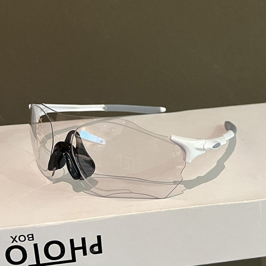 Night riding, outdoor windproof color-changing goggles, cycling, mountaineering and skiing sunglasses, running marathon sunglasses