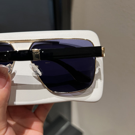 2025 New Aviator Sunglasses Men's Large Frame Face Revealing Small Driving Sunglasses Outdoor Anti-UV Glasses Trend