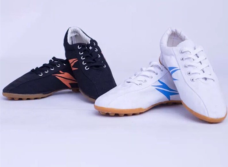 Vietnam football shoes nail bottom football cloth shoes Indoor and outdoor training shoes sole non-slip wear-resistant pair up