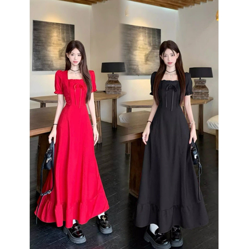 Stylish and Versatile Women's Summer Short-Sleeved Red Square-Neck Solid Color Long Dress with a Slimming Waist Design