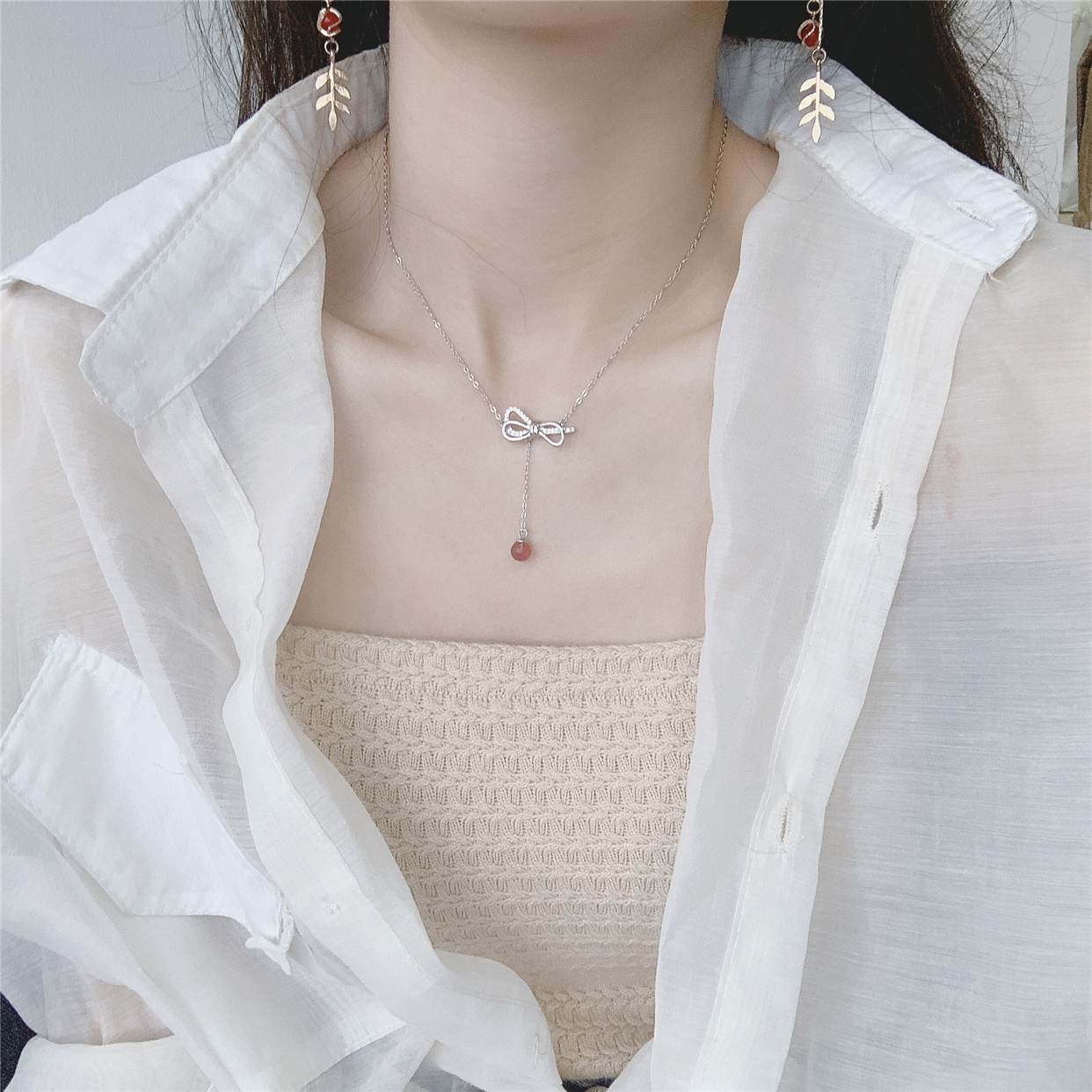 Natural Strawberry crystal powder Crystal necklace Female trick Peach flower transfer beads ins net red bow 925 sterling silver clavicle chain