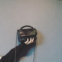 French small crowdsourced bag of women 2022 new tide 100 hitch satchel satchel genuine leather chain leather chain bag