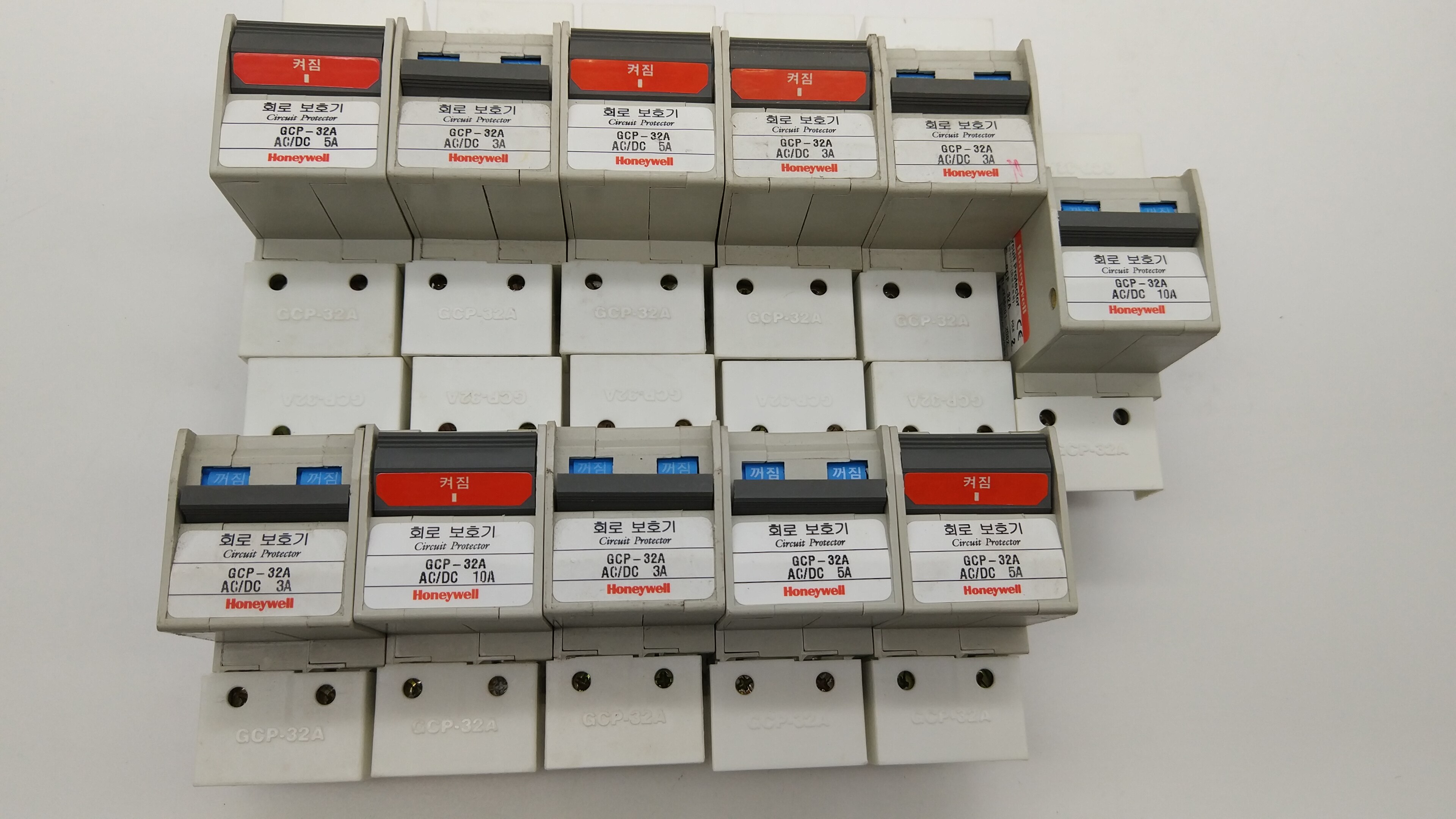 HONYWELLHoneywell two phase loop protector GCP-32A 3A5A10A circuit breaker