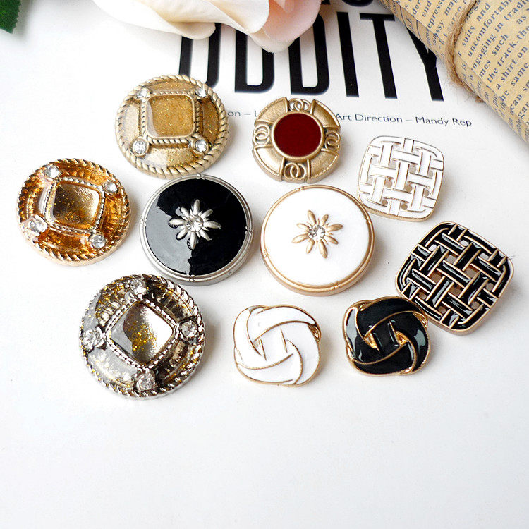 Metal buttons black and white retro small fragrance button women's French coat windbreaker suit cardigan jacket skirt button