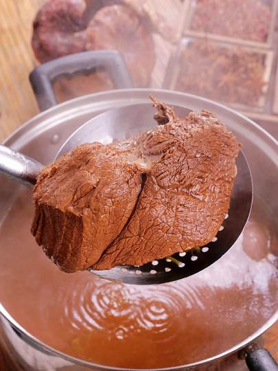 Шаньдунская специальность: соус «пять специй», вареное мясо из ослины, готовое к употреблению, вакуумированное, подарочная упаковка к Новому году/Празднику Весны